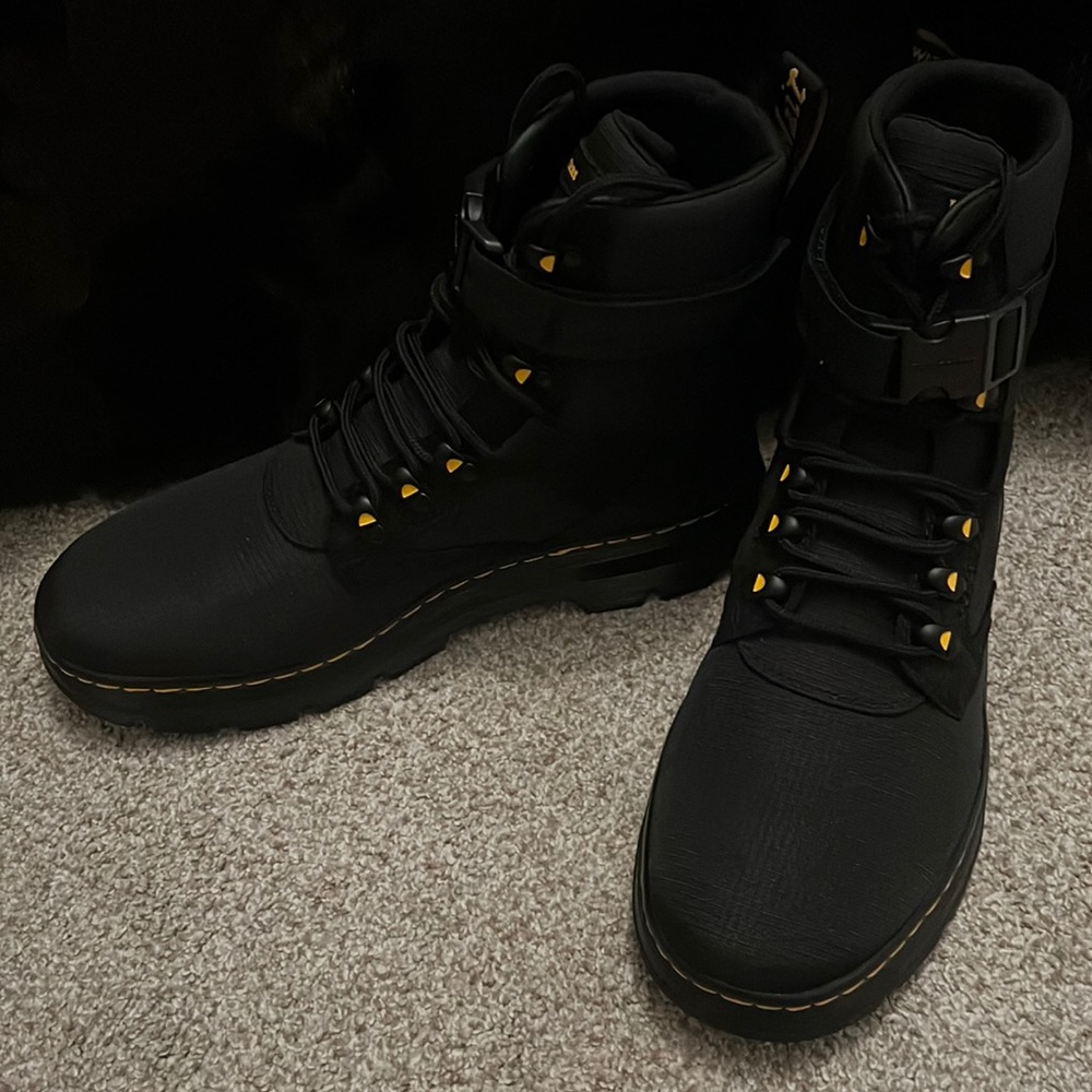 DR MARTENS COMBS TECH II EXTRA TOUGH POLY AND AJAX BLACK BLACK Men’s size 9